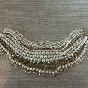 Chic Layered Pearl and Gold Necklace